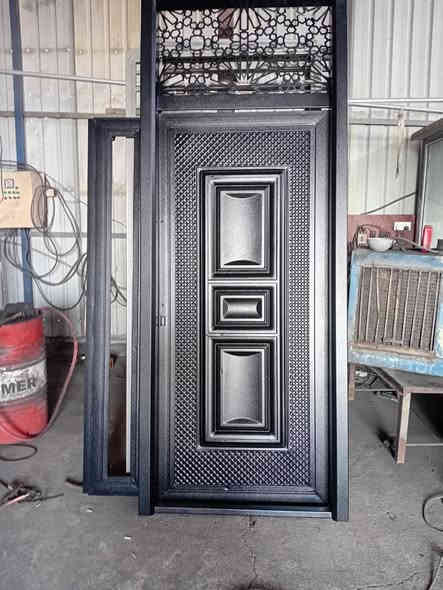 يالله حداد درجه اولى اشتغل بانسب الاسعار ابواب شبابيك  محجرات سقايف كي سبان سندويج بنل وكل مايخص الحداده العنوان  تكريت شارع البلاج باداره ابو ابراهيم *********** اسيا ***********
