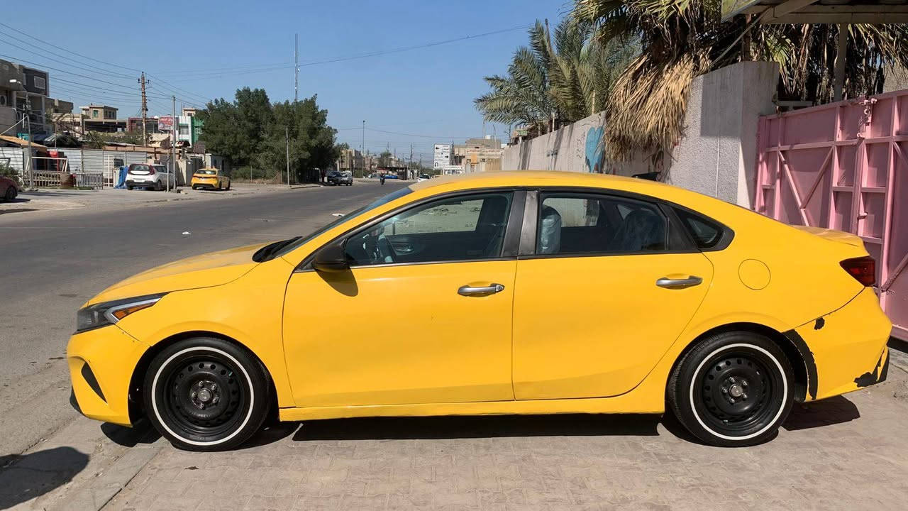 كيا فورتي وارد امريكي 22حادثها امدل بيها فخذه يسره وبنيد وجاملغ وباب كير محرك تبريد تاتفئه مكفول سياره بسمي مصفره من كلشي السعر ب 110 بيع او مراوس بجارجر خصوصي مكاني بغداد الشعب ***********
