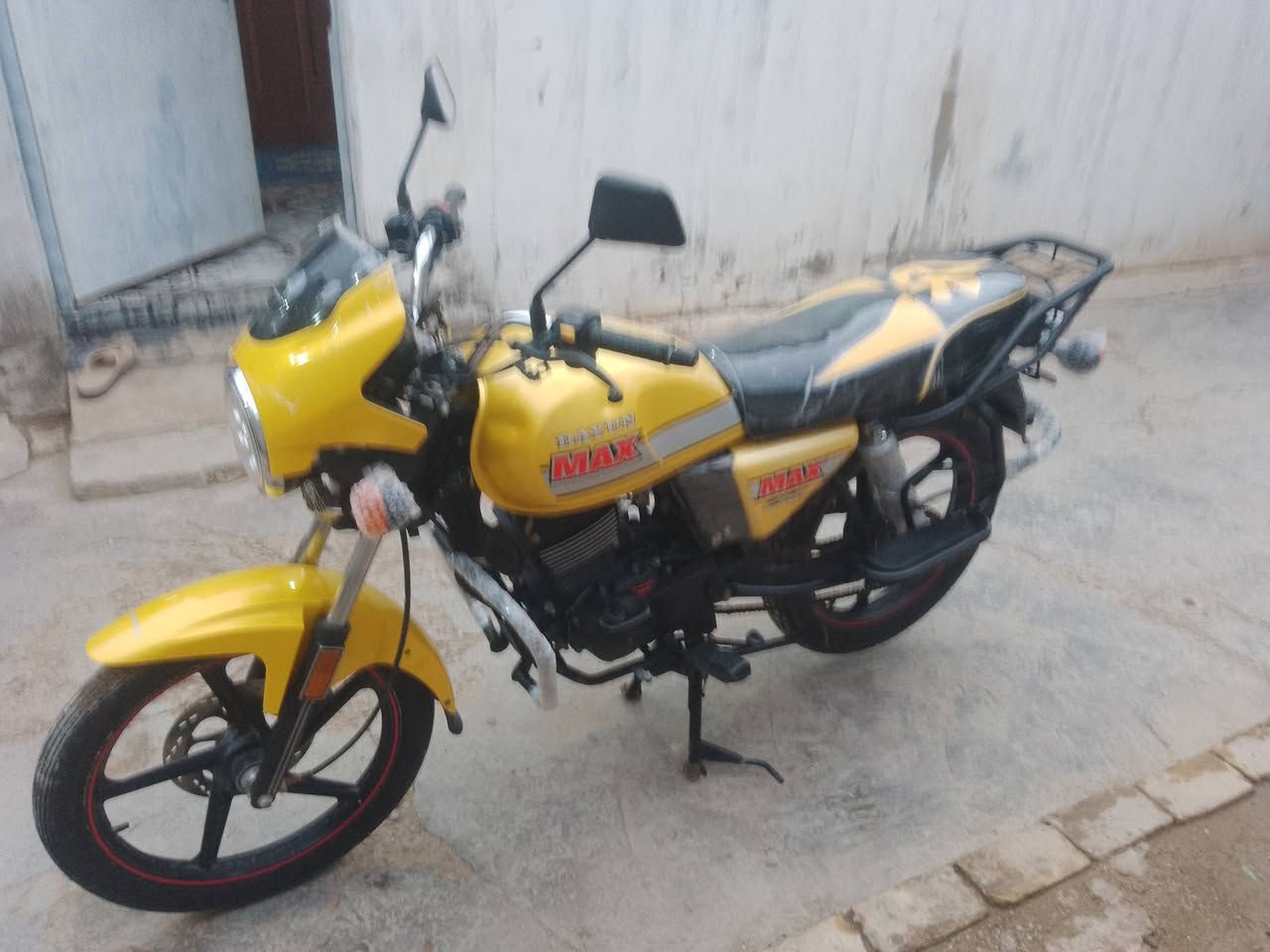 سلام عليكم دراجة دايون مديل ٢٢ وراق صولي دراجة نضيفه   رقمي ***********
