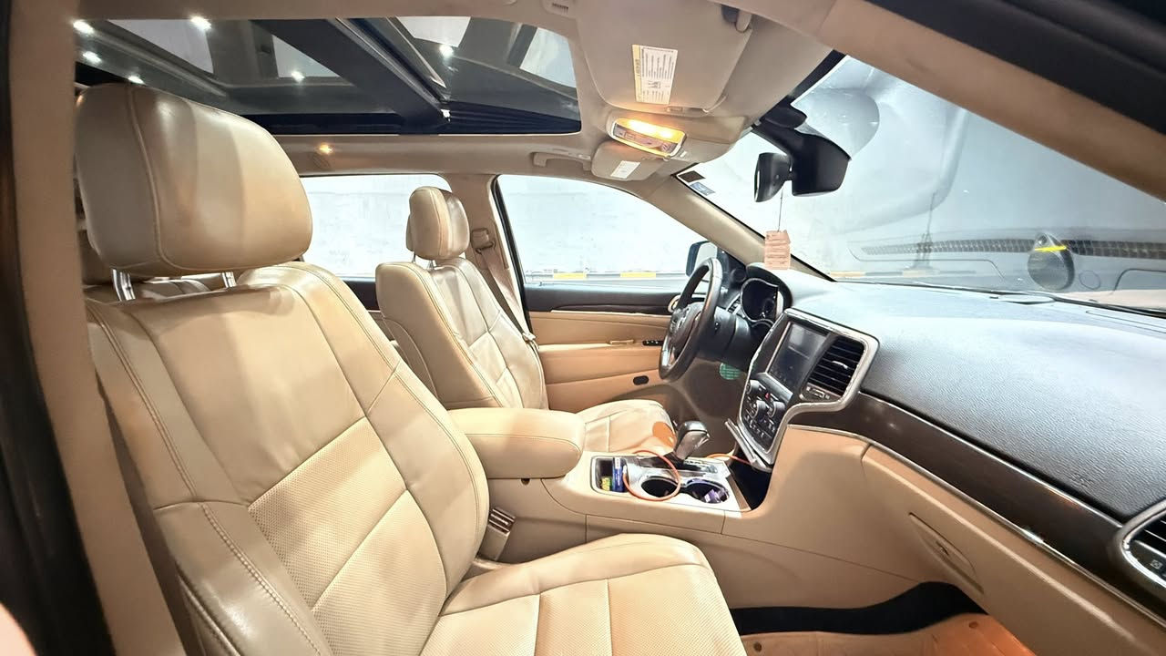 Jeep grand cherokee 2018 limited
جيب گراند شيروكي لميتد 2018 للبيع 
مواصفات اللميتد معروفة السيارة حادثهه موجود بالصور بدون ضرر الايرباك بدون ضرر شاصي او بدنه بدون ضرر أي دواخل السيارة ماشيه 72 ميل
السعر 230 
رقمي ***********
مكان السيارة ميسان العمارة
