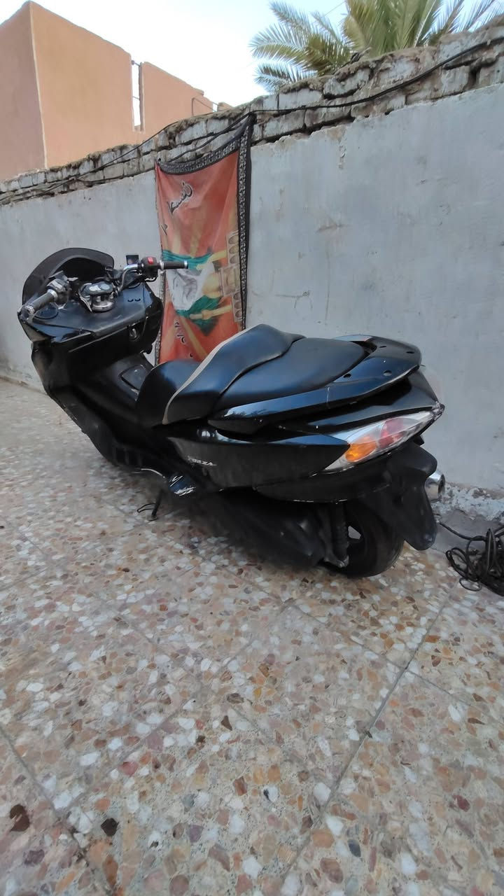 شعدك مراوس نزل 
سلام عليكم فورزه 0.10 كرستال للبيع 
مكينه كفاله كيرها شغال مسجل شغال 
تدفئة يدات لايت زنون السعر 750 وبيها مجال مكاني بغداد الشعب  ***********
