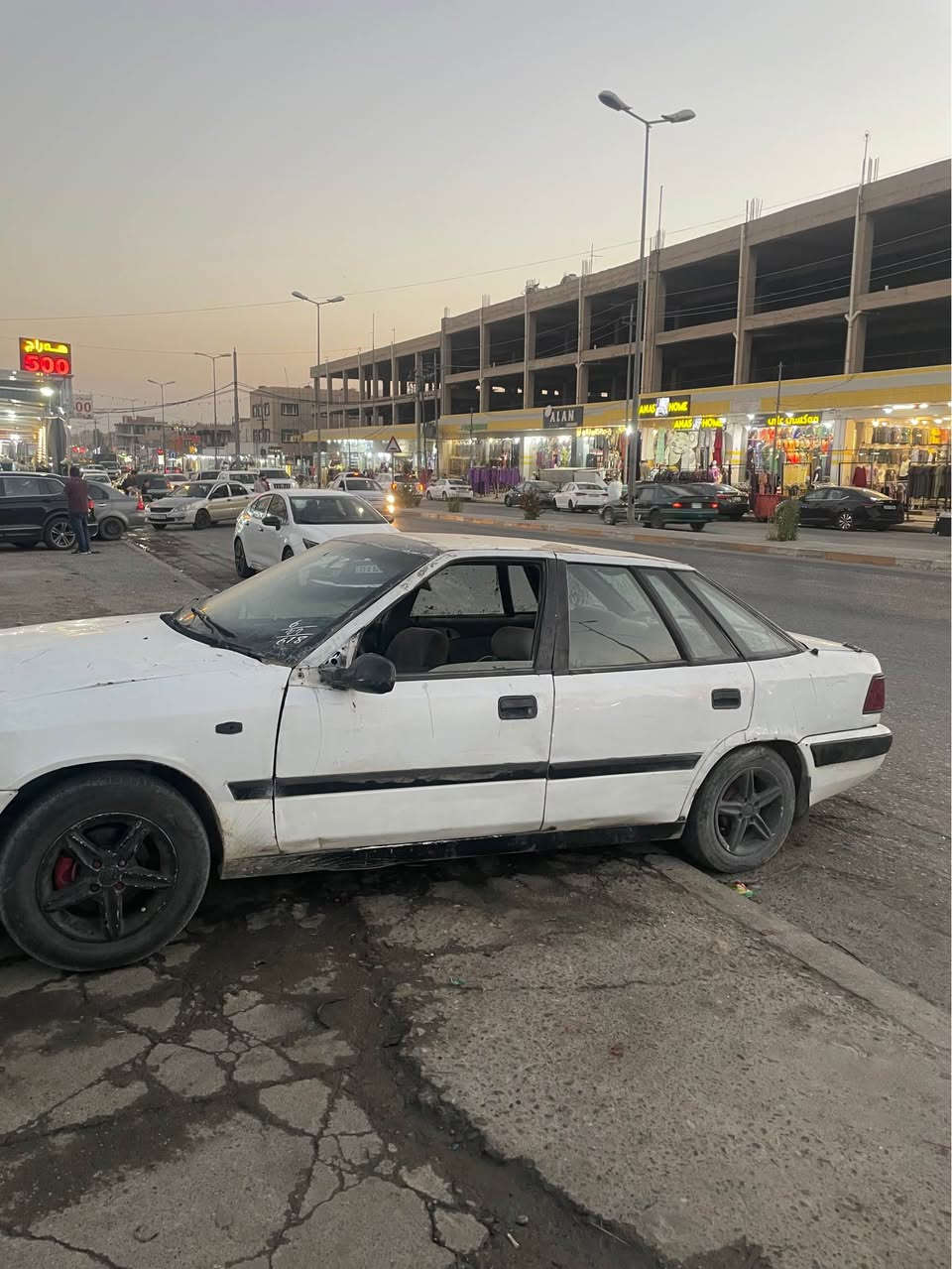 دایو 
مۆدێل ١٩٩٥
سەیارەکە مالی فەقیرە
مەکینە ١٦ ڤیکترایە
٤ جام کارەبای
گێر حادی 
سەیارەکە ئارمی سلێمانی اسلە
گێر و مەکینە بەشەرت ئارم بەشەرت
نرخی ١٠$ مەحامەلەی برایانە
ناونیشان هەولێر بەحرکە 
واتساپ *********** أربيل, العراق
