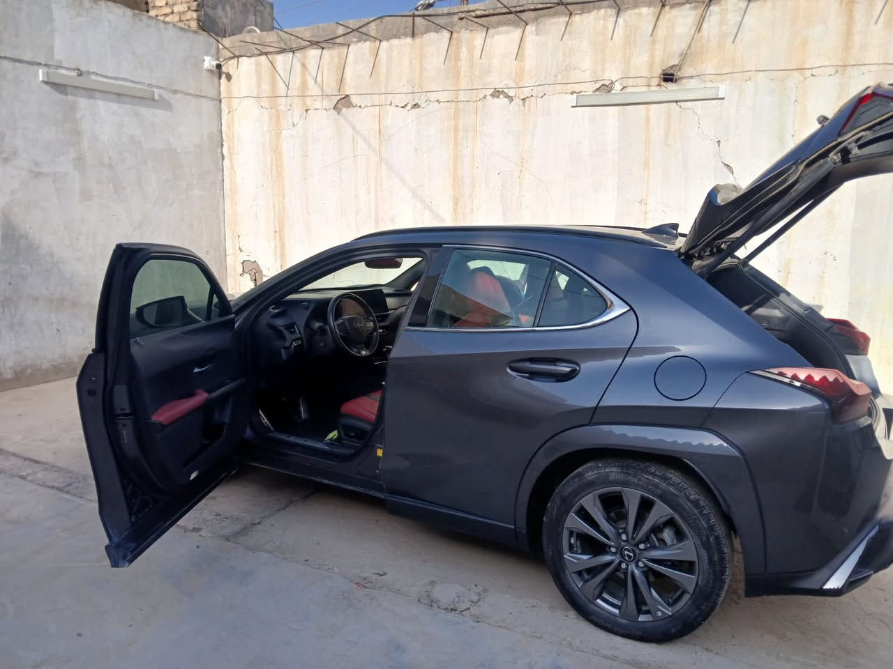 السلام عليكم لكزز ux هايبرد 2023 F sport
فول للاخير بيها تبديل جاملغ ايسر امامي وصبغ بنيد 
رقم بغداد بأسمي 
مطلوب مراوس بجارجر 5700


**إذا كنت صاحب هذا الإعلان وتريد حذفه لأي سبب، رجاءا أرسل رسالة إلى الدعم الفني**