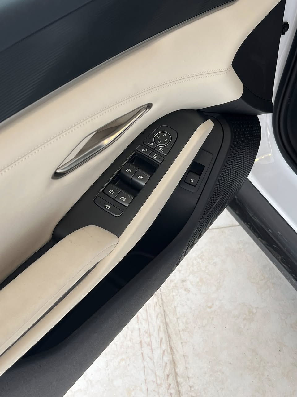 BYD QIN L 2025
لون السيارة: ابيض

ممشى السيارة:صفر 

محرك السيارة : 4 سلندر 1.5 هجين 2100 km تفويله الوحده 

مواصفات السيارة:داخل كريمي- 13 كامرة - ويلكب قياس 16
بك لايت LED -حاسات امامي +خلفي-بصمة تشغيل - كير كرستال- اوتو هولد - بريك بصمة- اوتو بارك-8 ايرباك- 8 سماعات - اربع جامات كهرباء - نظام الكارت NFC - رادار 
مكان السيارة سليمانية 
السعر 157 وبي مجال 
للاتصال:***********
