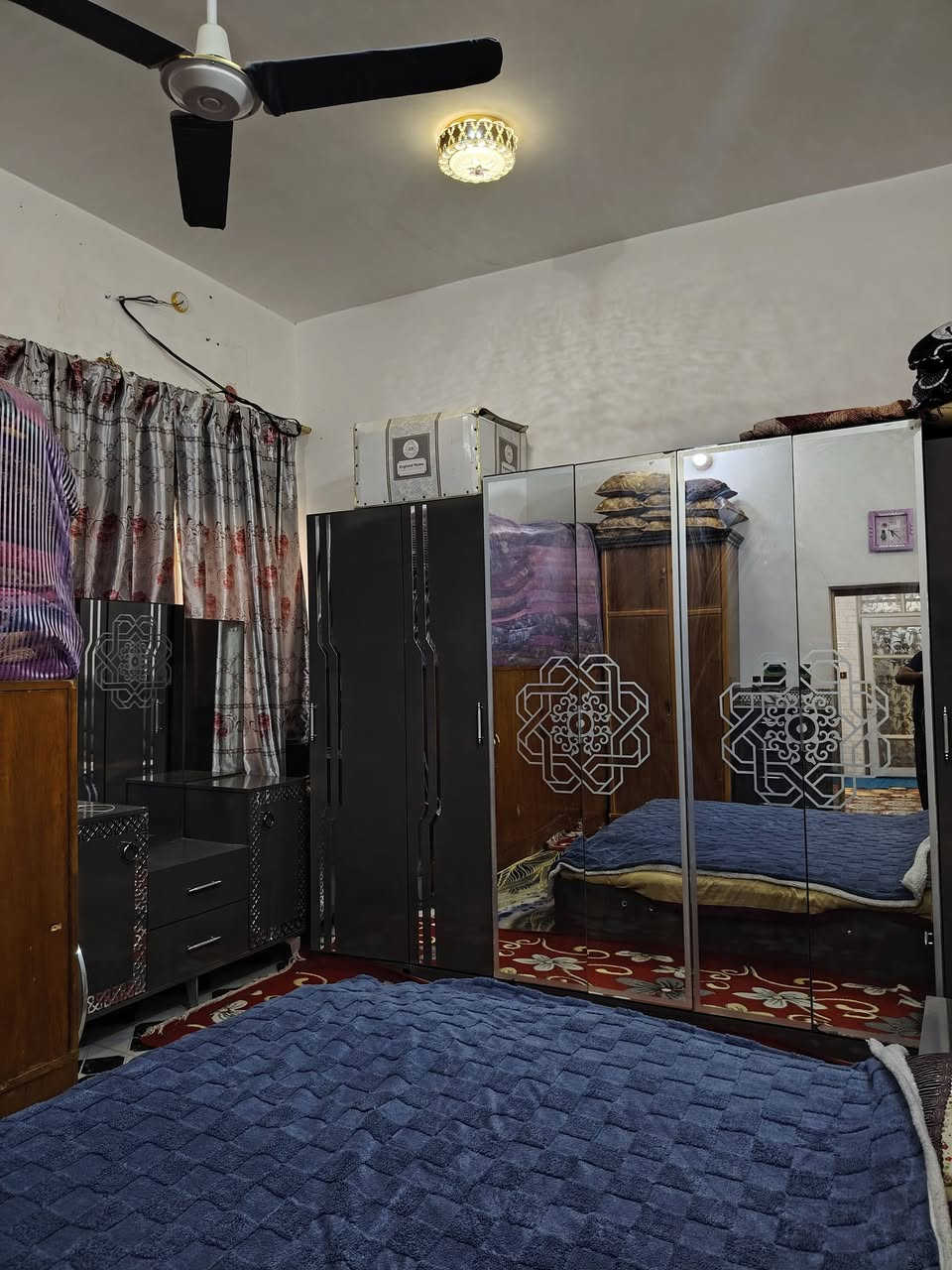 بيت للبيع طابو صرف ١٢٥ متر بي غرفه وصاله ومطبخ واستقبال وحمام داخلي وصحيات خارجيه بناء جديد العنوان الطبگه قرب حسن ال عليوي المضمد مراسلة الصفحه أو الاتصال على الرقم ***********
