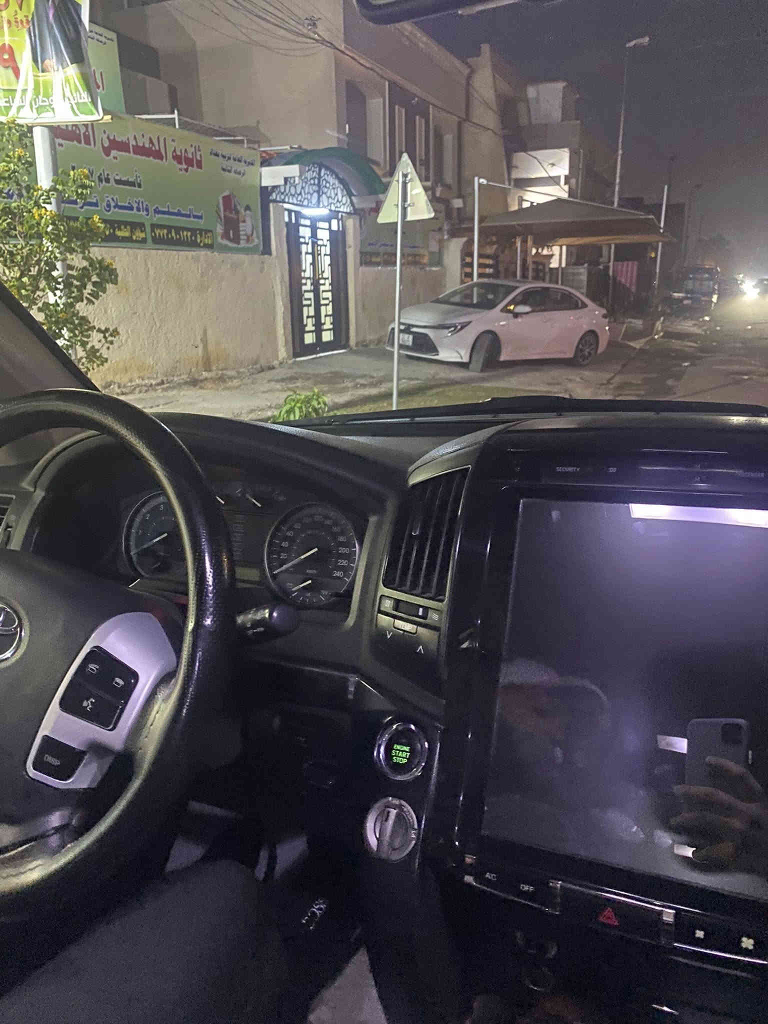 السلام عليكم لاندكروز 2008 محدث 2015 سياره جاهزه من كل نواحي بيها قطع صبغ ابيع حزام قماره تكم مكفوله مكاني بغداد 237 ورقه بيها مجال ***********
