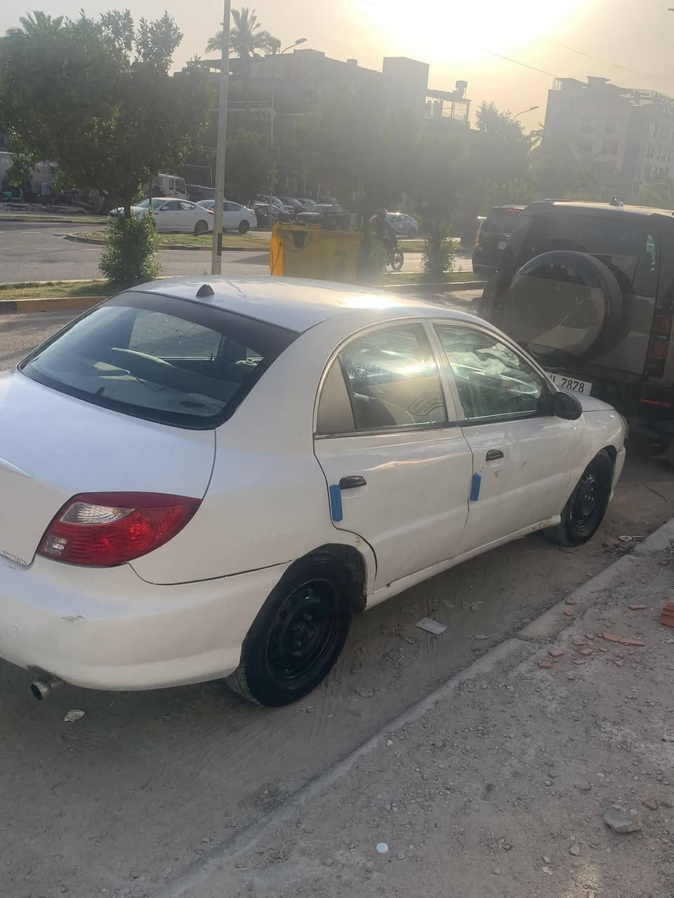 كيا ريو 2000 رقم دولي باسمي كير عادي السيارة بيه تخم تاير باتري جديد دوشمة جديدة  مكان السيارة بغداد الكرخ ***********
السعر 23 وبيه مجال
