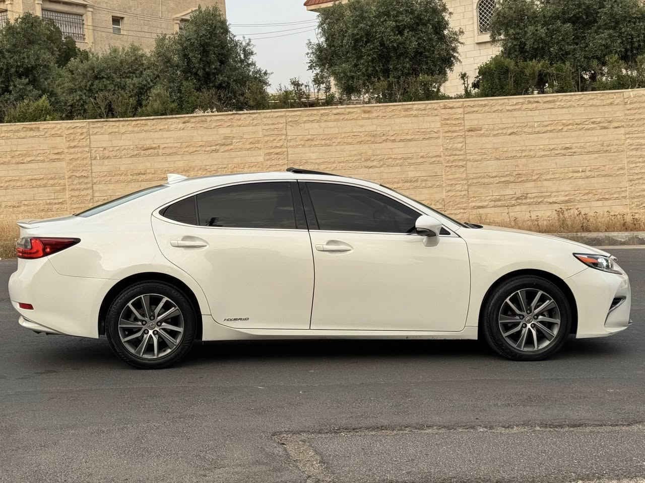 Lexus Es300 2016
لكزس ES300 موديل 2016 اصلي فحص كامل فل كامل 7 جيد وارد امريكي كلين تايتل لون ابيض لؤلؤي

ورقة الفحص مرفقة مع الصور 

‎فحص الهايبرد والبطارية والايرباغ فحص كامل

‎نظام الكتلايزرات الاصلية موجود

السعر:18900 

‎للتواصل 0798202996

‎الاضافات:

‎محرك 2500Cc هايبرد قوي واقتصادي 
فتحة كريستال 3 حركات 

‎ كراسي جلد كهربا لون بيج

‎شاشة اصلية مع نظام صوتي JBL
ماوس للتحكم بالشاشة
‎تحكم طارة كامل 

جنط عدد 4 قياس 17 كروم مع كوشوك جديد

‎مثبت سرعة
‎بصمة تشغيل وبصمة على الابواب الامامية والخلفية 
‎انظمة قيادة 
Eco
Power
Normal 
Airbags اكياس هوائية
‎نظام بريك ABS
‎سنتر الشركة 
‎والعديد من الاضافات لم يتم ذكرها 
‎سيارة من افخم وارقى السيارات

‎ماتور جيد 
‎‏‎الجير جيد 
‎‏‎هايبرد فحص كامل
‎‏‎الله يبارك لصاحب النصيب
سيارة وكالة بمعنى الكلمة
‎للاستفسار 0798202996


**إذا كنت صاحب هذا الإعلان وتريد حذفه لأي سبب، رجاءا أرسل رسالة إلى الدعم الفني**