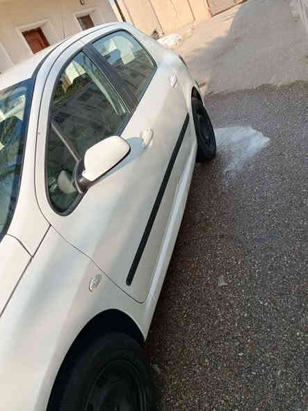 سلام عليكم بيجو فرنسي موديل 2005مصبوغه عام مكفوله من الضربه مكينه وكير وصدر وتخم تاير جديد تبريد كهربائيات كلهه تمام دواخل ابلاد العنوان بغداد الجديده نواب ظباط السعر 55 وبيها مجال ***********
