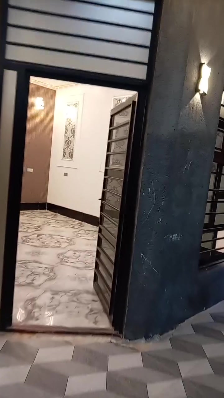 مشتمل للبيع / حي الملعب خلف بيت محمد العنون خدمات كاملة
منطقه 4000

رقم العقار  / ٤٩٦٣

مساحة ١٥٠ متر   
بناء طابوك حديث
غرفة ١ + صالة + ديوانية + مطبخ

السعر الكلي 70 مليون وبي مجال بسيط  
 
***********
