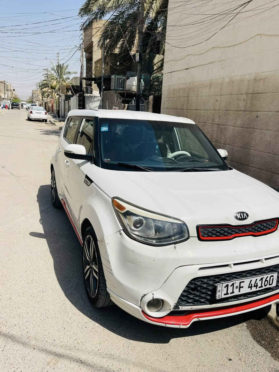 السلام عليكم كيا صول موديل 2014 بيه جاملغ وبنيد من امريكه وصار بيه بل عراق صبغ بل جنطه مكينه 2000 ماشيه 110 صور حادث ول سونر موجود بل صور مكان بغداد العبيدي سعره 105 وبيه مجال رقم ***********
