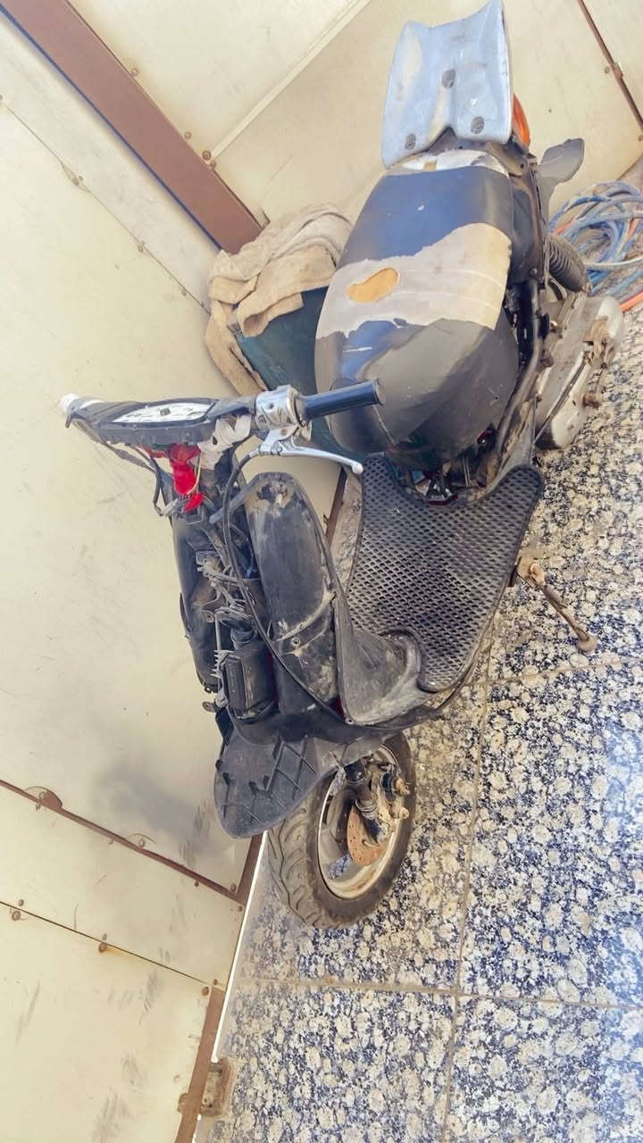 سلام عليكم دراجه ستين عصفوريه سبايزر  رياضي بيه صالصنه تحوير وكهرباء يأت كلهن شغاله بس باتري نقص دراجه نكره بكل وكت مال روحه ورده ما توكفت ابد مكاني الشعب البنوك رقمي ***********
