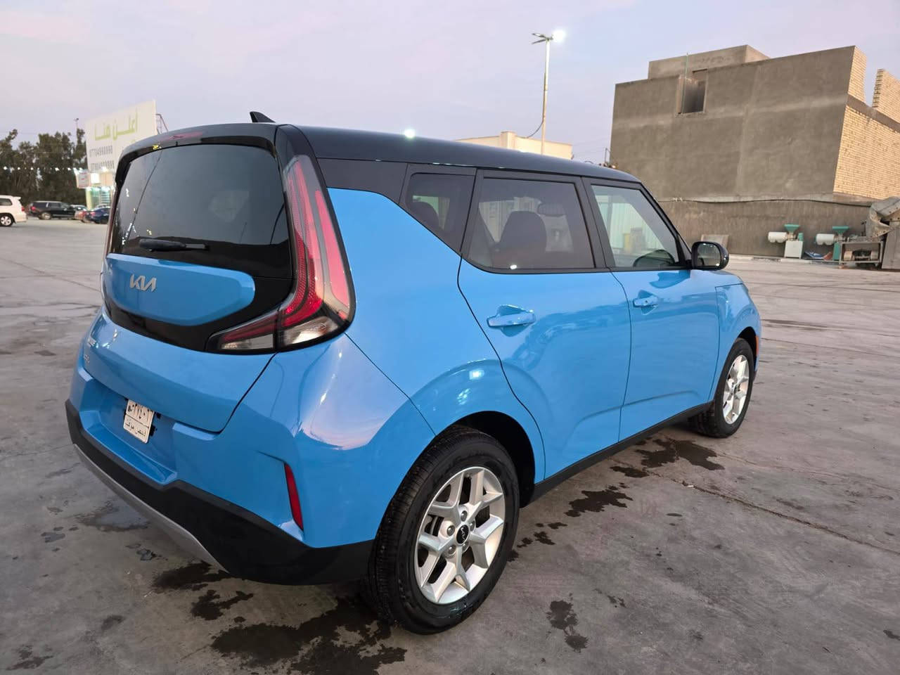 السلام عليكم 
كيا صول موديل 25 
المسافه المقطوعه 4000mi
دخول جديد بسمي تترقم جميع المحافظات 
بدون صبغ بدون تبديل يرباك دركه فقط
عليه عرض العيد 150$بدل158$
ترهم مراوس 
مكاني بابل 
 ***********
