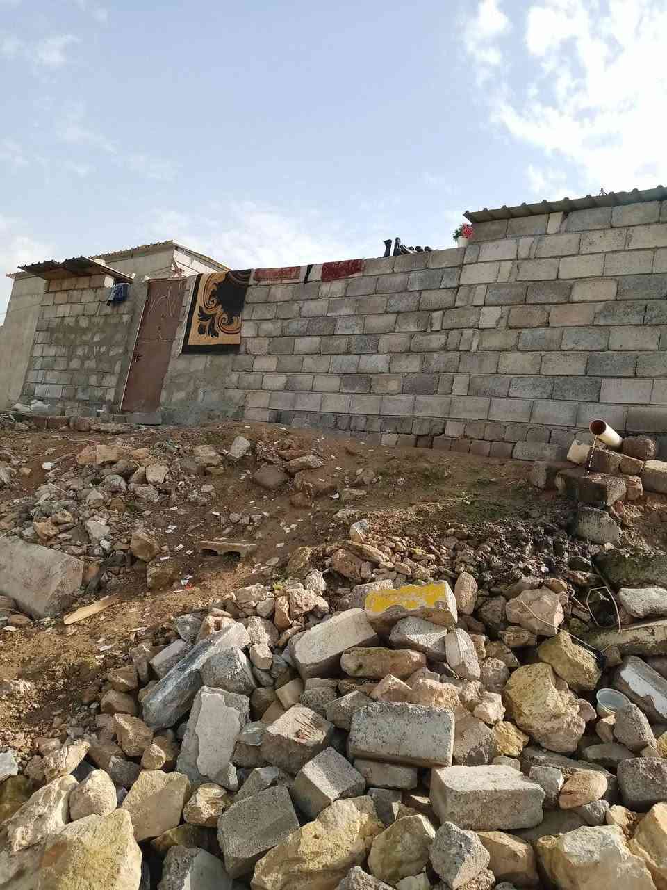 دار للبيع 100 متر مربع ودار تجاوز العنوان حي التنك قبل مقبره العماري قرب القنطره يبعد عن الشارع 200 متر كرت بلديه السعر 6, مليون تكون من غرفتين مطبخ حمام الصور المنشور‏‪***********‬‏👉👉
