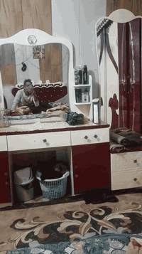 عدنه غرفه البيع تركيه ست بيبان نضيفه في البصره الحيانيه***********
