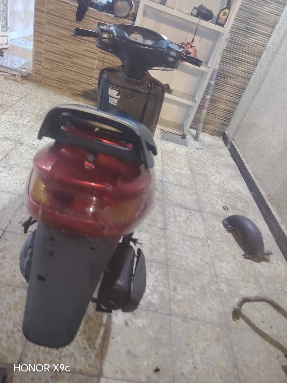 فراشه 140. مكينه بلاديه ما مفتوحه افحص وين ماتريد تشلع الكاع شلعتها  تشتغل سلف وهندر كهربائيات كامله مابيها نقص اشاير عالي  صوتها ناعم كلش تايرات جدد  بيها معدل حلو  دراجه مال جناي صالها سنه عدي هسا اريد ابيعها  بسبب الضروف عنوان البصره القبله ***********  سعر 500 وبيها مجال حك الجيه
