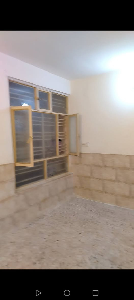 السلام عليكم
شقق سكنية جديدة وحديثة للايجار مساحة الشقة 55 متر العنوان  كمب الارمن خلف تانكي باب الشرقي وخلف مستشفى الداخلية الجديدة
تحتوي الشقة على صالة كبيرة ومطبخ وغرفة نوم كبيرة ومنور داخلي وبالكون جدران الصالة والغرفة مغلفة حجر والمطبخ والحمام سيراميك
مجهزة بخزان ماء وماطور وسخان وخط مولد
البناية جديدة وتجهيزات كل شقة منفصلة عن الشقق الباقية
للاستفسار مراسلة على الخاص
او الاتصال بالرقم
*********** بغداد, العراق
