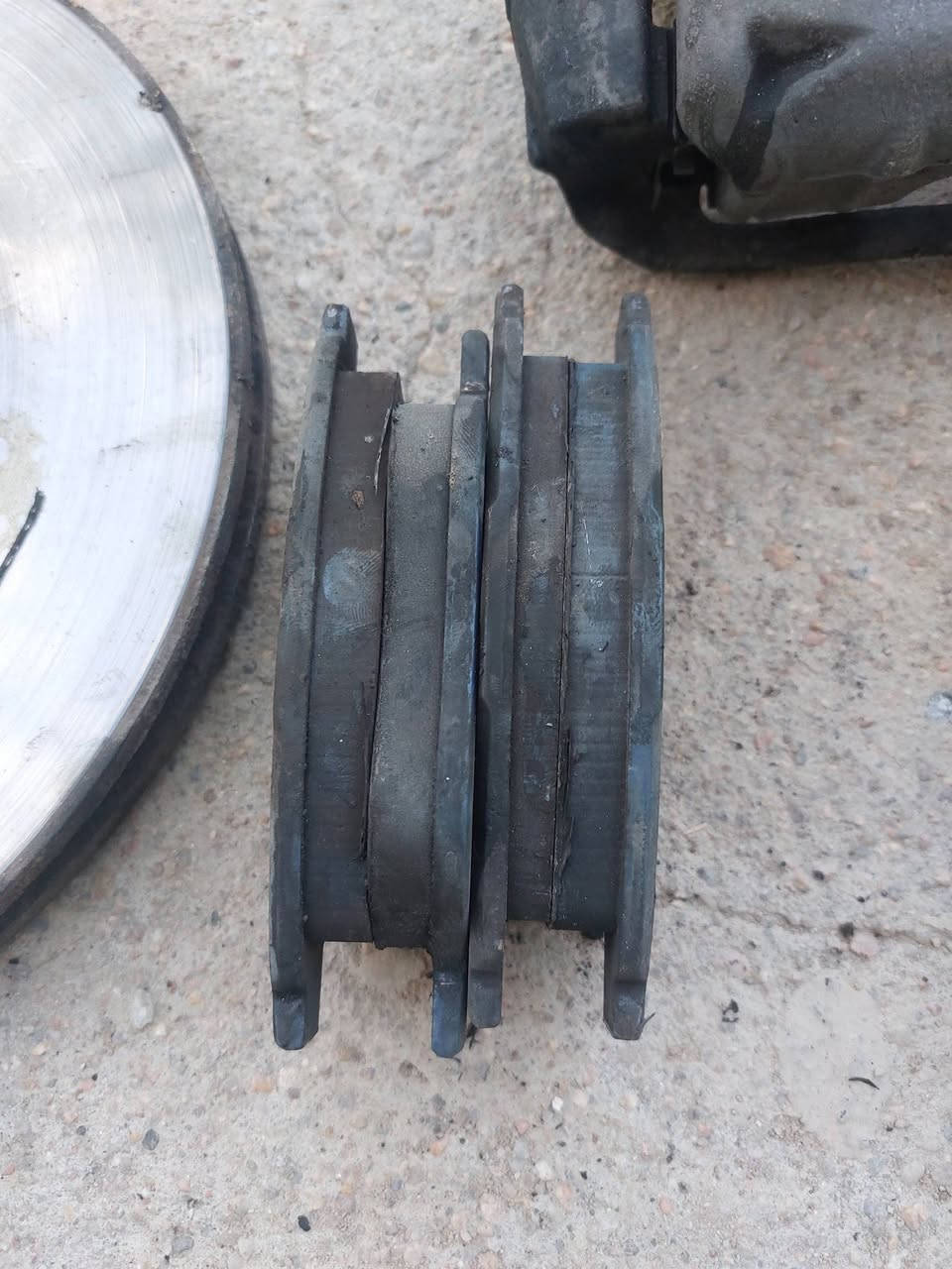 اسطابكسلات ٣٠٧ مع الطوب والبولبرنات فقط جهة اليمين بي صوت ..فجوج بريك بدلتهم علمود الويل كب نظاف
دركه ستيرن درع دعاميه شباك بدون اي كسر للبيع كلهن ب ١٠٠ وبيهن مجال ..موديل ٢٠٠٥
ومرايه جهة اليمين بيهه تصليح بسيط


**إذا كنت صاحب هذا الإعلان وتريد حذفه لأي سبب، رجاءا أرسل رسالة إلى الدعم الفني**