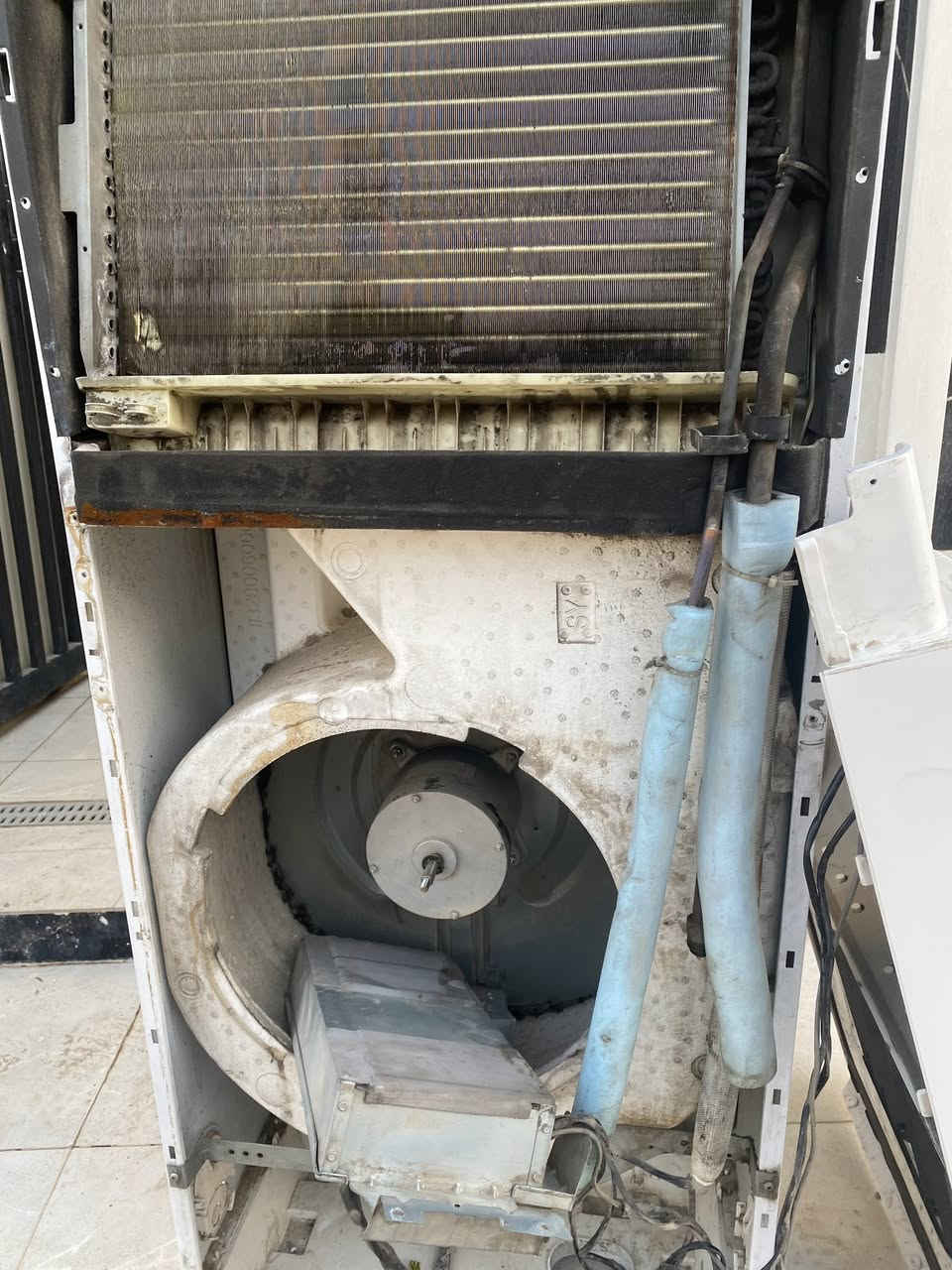 ⸻
📸 جزء من عملنا يوم امس الموقع 38/39😎في الزعفرانية - والامين. 

غسل سبلت عامودي.🚧وصيانة سبلت عامودي 

ورشة القمة لصيانة الاجهزة الكهربائية. 

نحرص دائمًا على تقديم أفضل خدمة لزبائننا من خلال:

✔️ صيانة شامل للوحدة الداخلية والخارجية
✔️ فحص دقيق لضمان أعلى كفاءة تبريد
✔️ نصب أصولي مع ترتيب وتمديد صحيح 👍 

❄️ خلي سبالتك يشتغل بكفاءة ويبرد مثل الجديد

🚨 علما فحص الجهاز مجاني 😎😇

📞 للحجز والاستفسار
***********

#غسل_سبالت #نصب_سبالت #صيانة_تبريد #فني_تبريد #خدمات_منزلية #العراق #بغداد #تبريد #ورشة_القمة
