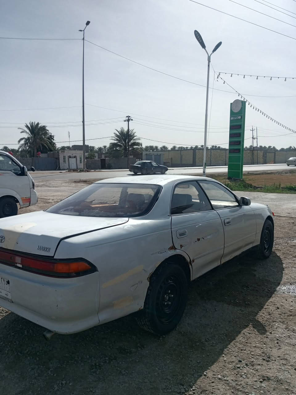 السلام عليكم
مارك نفخ موديل 95 

سوينه ال 28 

تبريد ثلج 

بيه كصه جنطه 

رقم النجف 

باتري جديد 

مكينه ونجي بيه بخار 

كير خير من الله 

كامره خلفيه+شاشه 

بطاين نضيف دواخل حلوه 

السعر 38وبيه مجال 
مكان السياره النجف العباسية 
رقم الهاتف ***********
