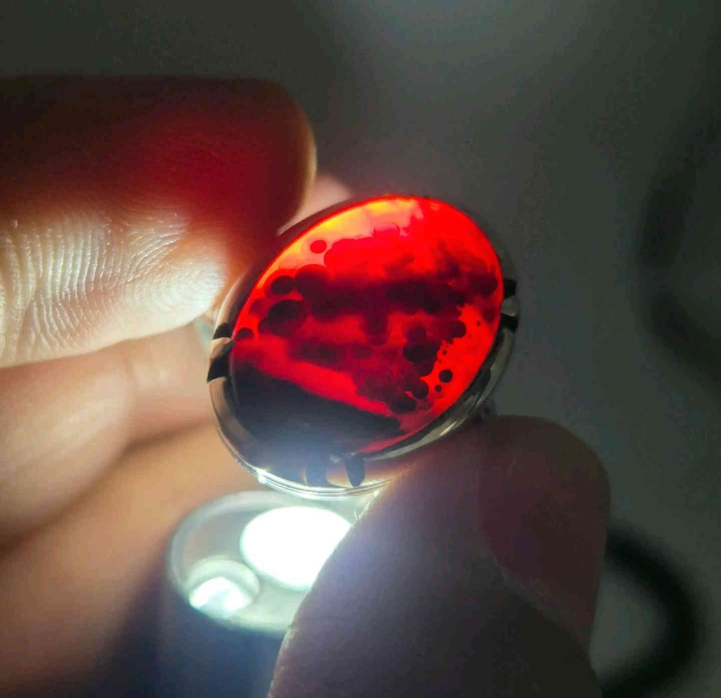 مصورة ربانية..!!💫
خاتم فضة جميل جدا.. من العقيق الأحمر الكبدي المزعفر اليماني الأصلي الطبيعي غير المعالج يجيك مع كارت ضمان المنشأ والورشة وعدم المعالجة بعد شنو اكثر من هيج ضمان هاي بس يمنة..!! 👌🌿
من ورشة ناصر محمد العراقي وكيل اليمن للعقيق في العراق والدي 🌹
فضة قالب عيار 925
_ واتساب /***********
🚕خدمة توصيل لجميع المحافظات 
🔖ضمان الحجر مدى الحياة (طبيعي & يمني)
📋وصل ضمان مختوم 
الموقع /شارع كوفة نجف فرع مأكولات خوخة#العقيق #زمرد #ياقوت #احجار_كريمة_طبيعية #العقيق_اليماني
