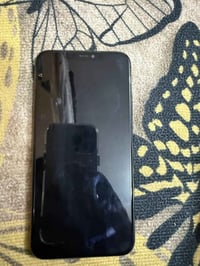 آيفون ١١ برو ماكس • نضيف • خط بالشاشة