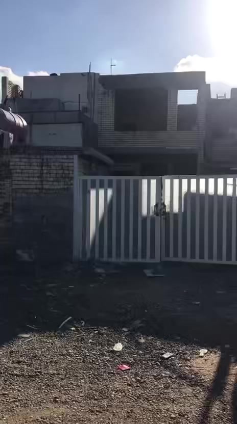 مرحبا. بيت للبيع. طابو صرف. لموقع. ش الزعفرانيه.  شارع المعهد قرب مدرسه الكندي
المساحه. ٨٠.  مع تشجير. ١٥متر 
نزال. ٥ في ١٦
بناء نظام شقتين
٣غرف نوم.  
٣حمامات
صالتين
ومطبخ وباقي تفاصيل
والاستفسار اكثر. 👇🏻
***********
