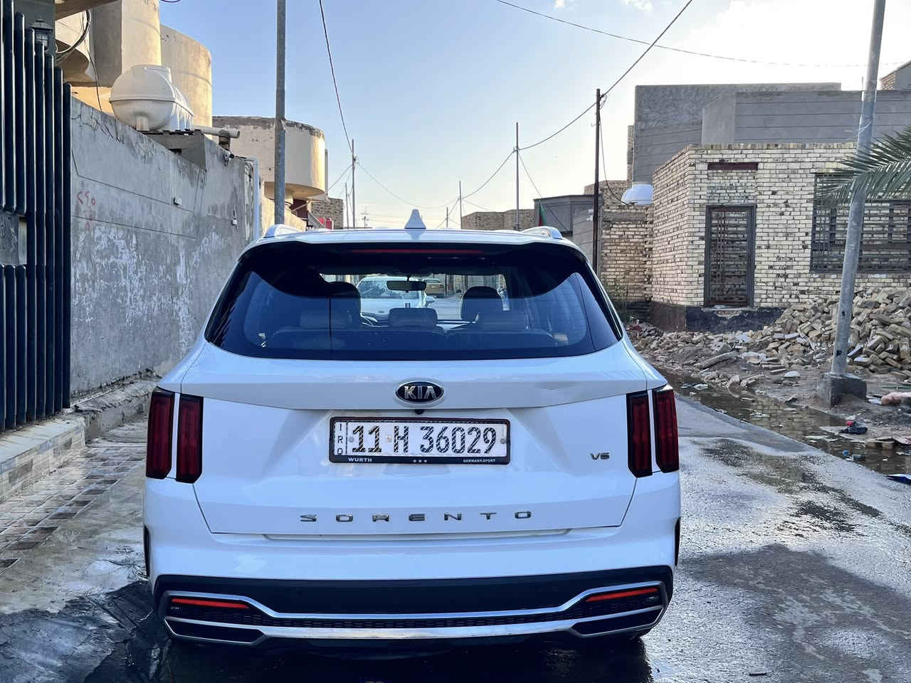 سلام عليكم
سورنتو للبيع 
السيارة بأسمي
مديل 2021
خليجي مكفولة ما عدا طخات بسيطة كما موضح بلسنوار لمعرفة السعر الاتصال على الرقم ***********
