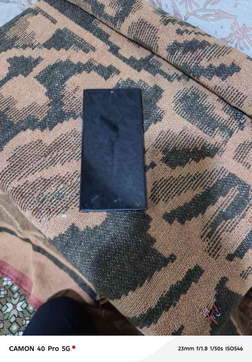 الترا اس ۲۲ ذاكرة ۱۲۸ رام ۱۲ الجهاز معروف وغني عن التعريف
مبدل شاشة مال تفليش وعلى اثر وكعه وتقف المس يشتغل فقط بل قلم السعر ٢٥٠ الف والمو شراي لا يتواصل مع حترامي

اتصل ***********
