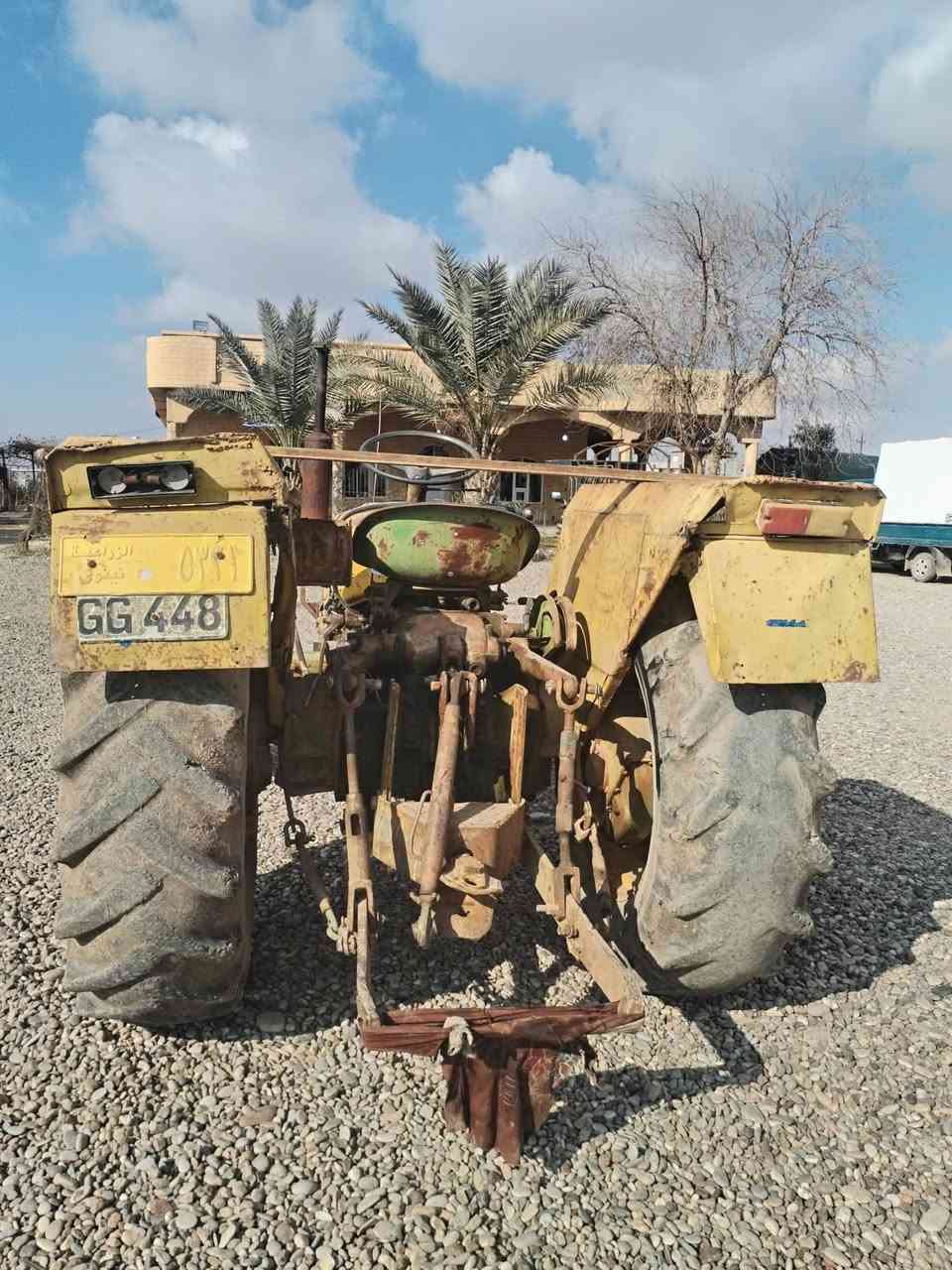 السلام عليكم 
تركتر عنتر للبيع 
الموديل 1989
رقم وسنويه بدون تحويل ابوالسنؤيه متوفي 
السعر 3500مليون ونص
محرك كير صدر اكسل هودرليك كله شرط 
شغال نكره السلف باتري جديد
#العنوان_كركوك_الحويجة 
الشراي يتصل على الارقام التالية 
***********
او
***********
