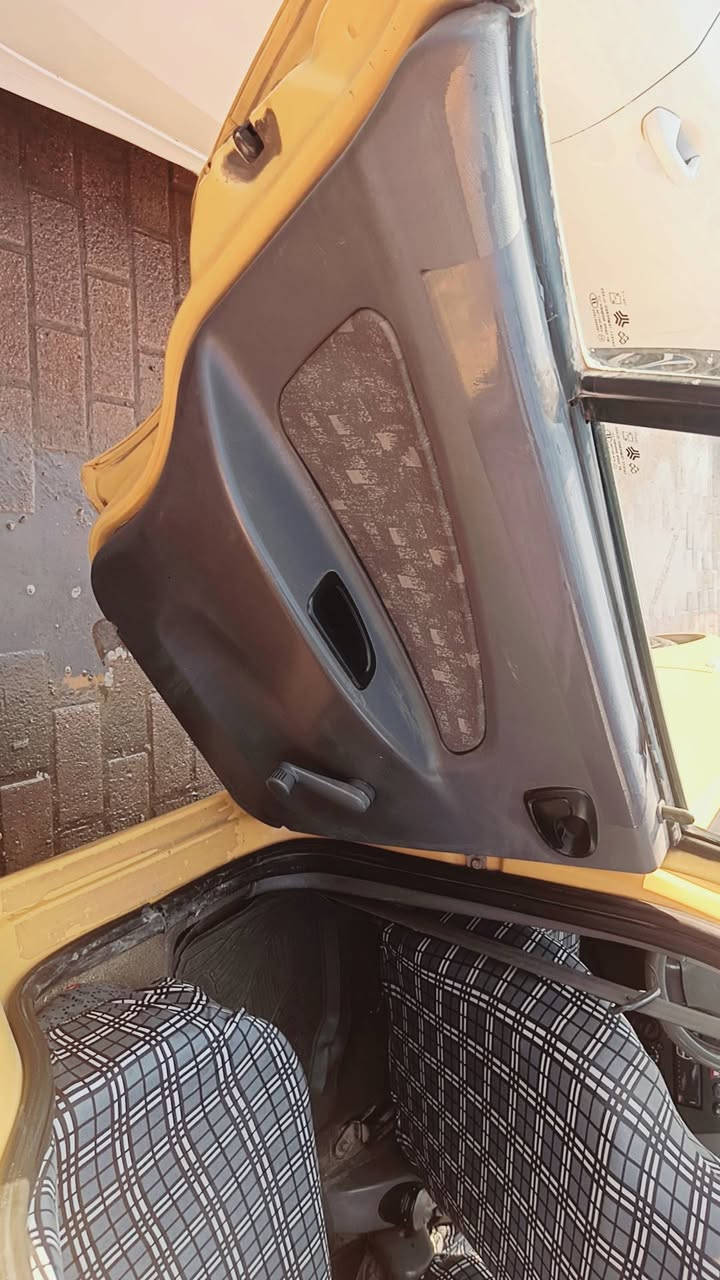 سلام عليكم من رخصت الادمن سياره طبيه للبيع فقط موديل 15بغداد بسمي سنويه الشهر الخامس مابيه صبغ بلاديه فقط بيه طخه جها اليمنيه مامعمره صدر جديد زوج تاير جديد تبريد تدفه شغال كهربائيات شغاله كلها مابيه اي نقص السعر 35 وبيها مجال مكاني بغداد ***********
