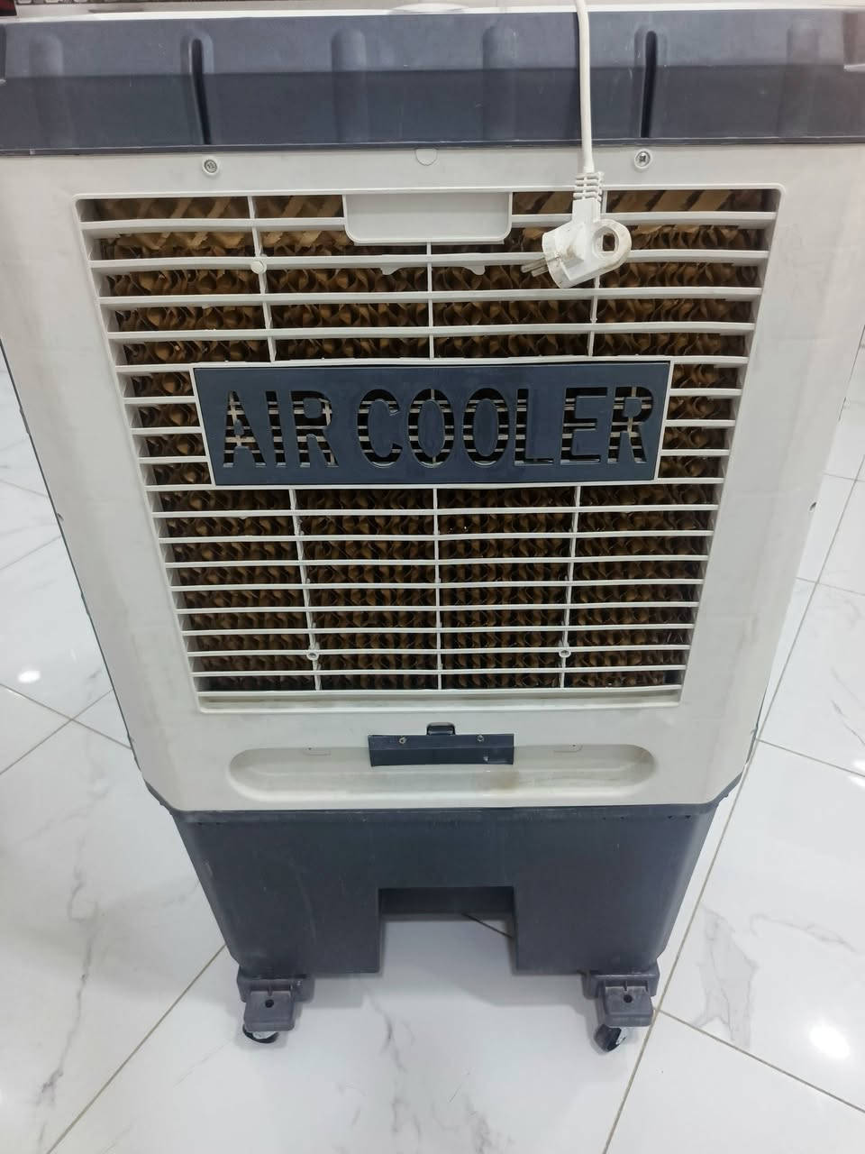 السلام عليكم مبرده جديده ما مشتغله عشره ايام نظافه 95% السعر 100 قفل‏‪***********‬‏‏‪ العنوان نادر الثالثه

