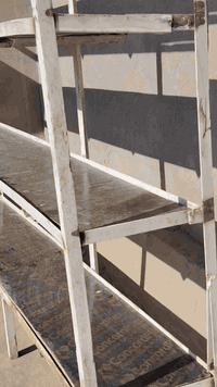 ميز رفوف حديد وخشب بلايود سعره مناسب يصلح لمحل حلويات اومحل انشائي يتحمل أوزان كبيرة حديد زاوية للاستفسار ***********
