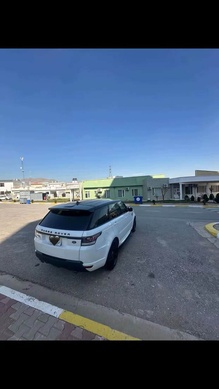 ٢٠١٦مۆدێل رانج رۆڤەر
بێ بۆیاخ دیزڵ ناو سور ١٩٥ وەرەقەو معمالە 
بۆ زانیاری زیاتر پەیوەندی کەن بەم ژمارەیەوە ***********
