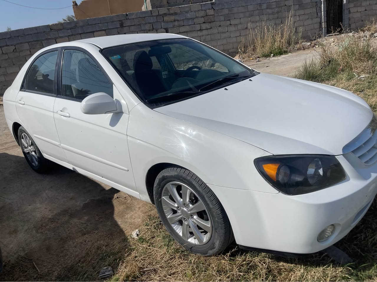 اسبكترا 2006 السياره مكفوله كير ومحرك محركه 2000 وكشره كلش نضيف السعر ٩٠ وبيه مجال الشراي يخابر *********** كربلاء, العراق
