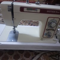 مكينة للبيع مامستعملة خياط وتطريز نوعهة بلاذر سعرهة 200 للستفسار 07731...
