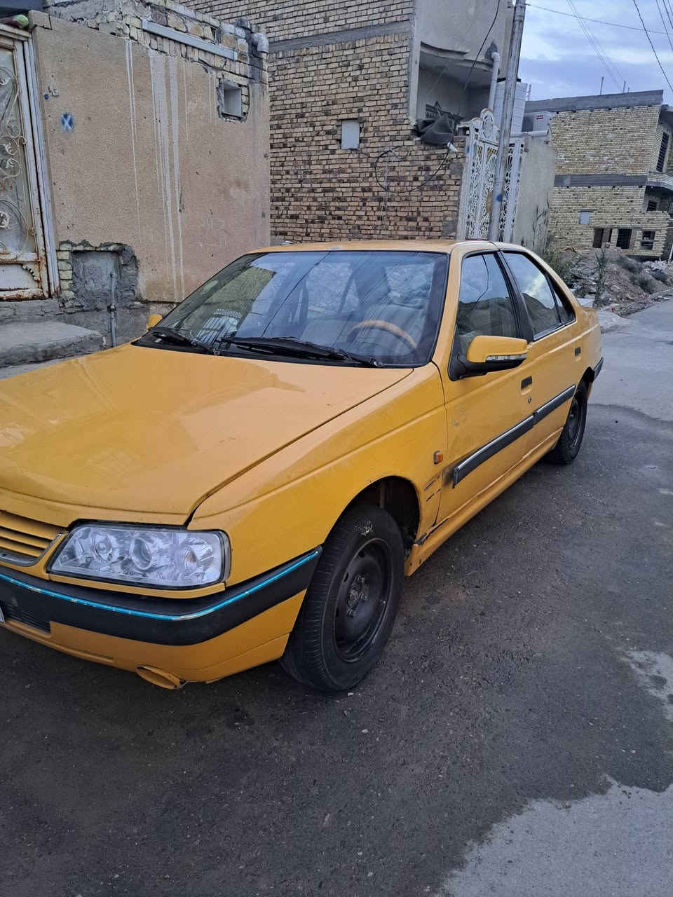 سلام عليكم بيجو 405 لبيع كير مكينة حداديه كفاله سنوية صاقطة ب17 هيئه وغرامات على المشتري مكاني ميسان سعر ٢٣ وبيه مجال ***********
