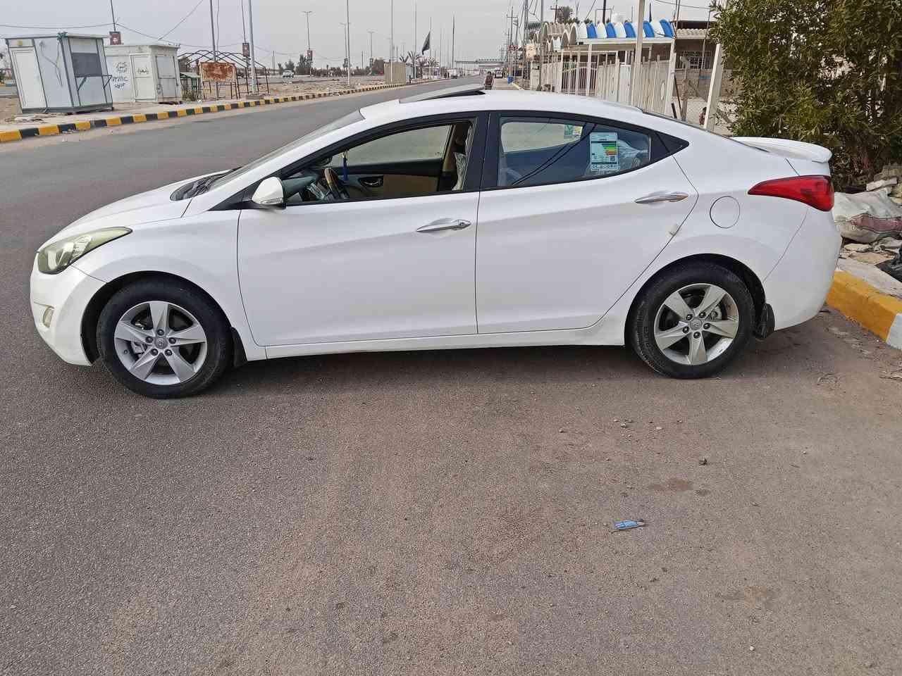 الانترا موديل 14 خليجي كفاله عامه فول عدا البصمه بس المحرك شويه يخربط السعر 115 وبيها مجال للاستفسار ***********
