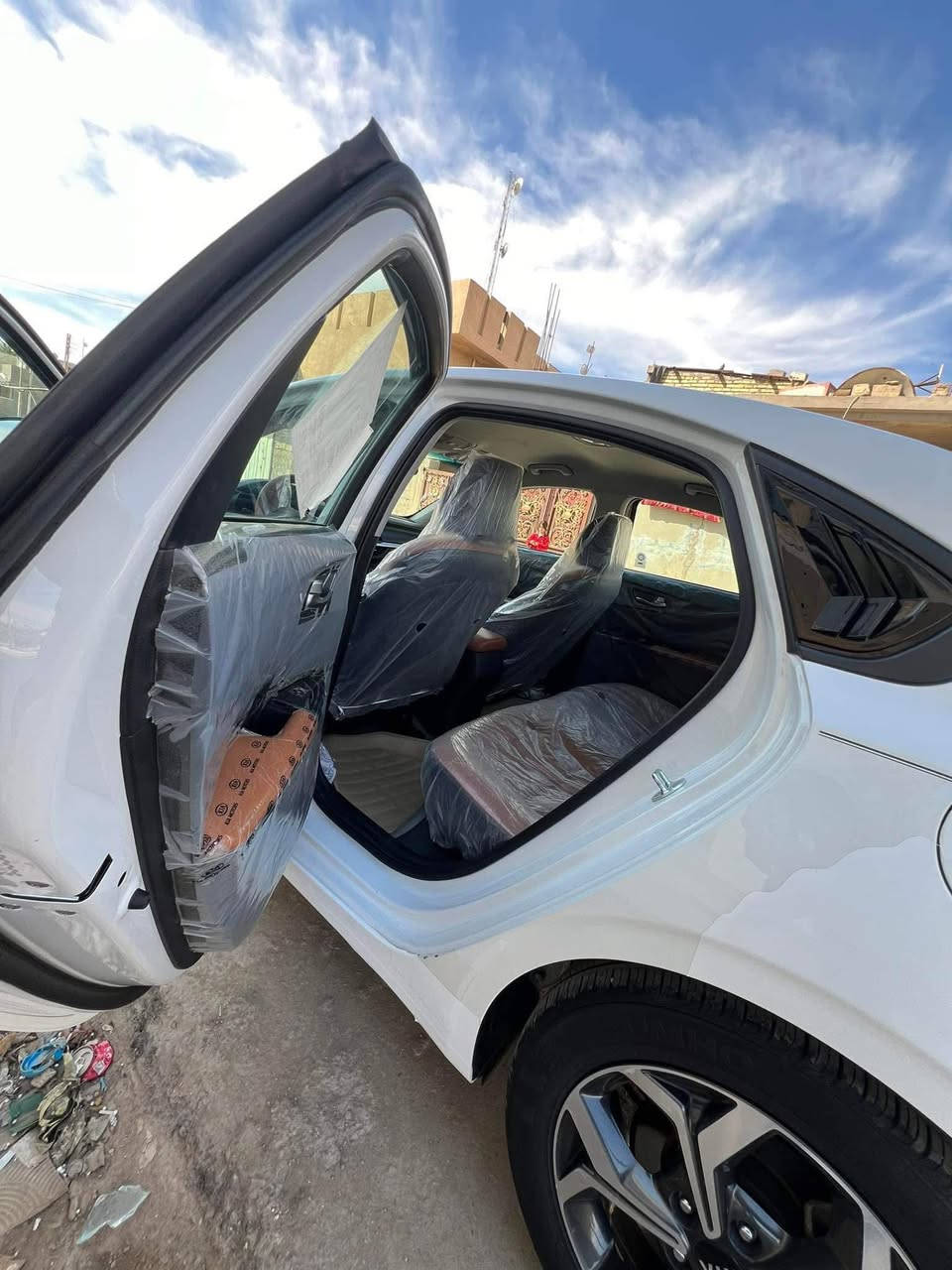 كيا فورتي 2021للبيع ماشية 41الف وارد أمريكي السعر135  تحديد مسار /🤖قيادة آلية /مثبت سرعة /مانع انزلاق /رادار 
السيارة جديدة مال جناي     نص فول مكينة 2000دوش       الشراي يتصل :***********
