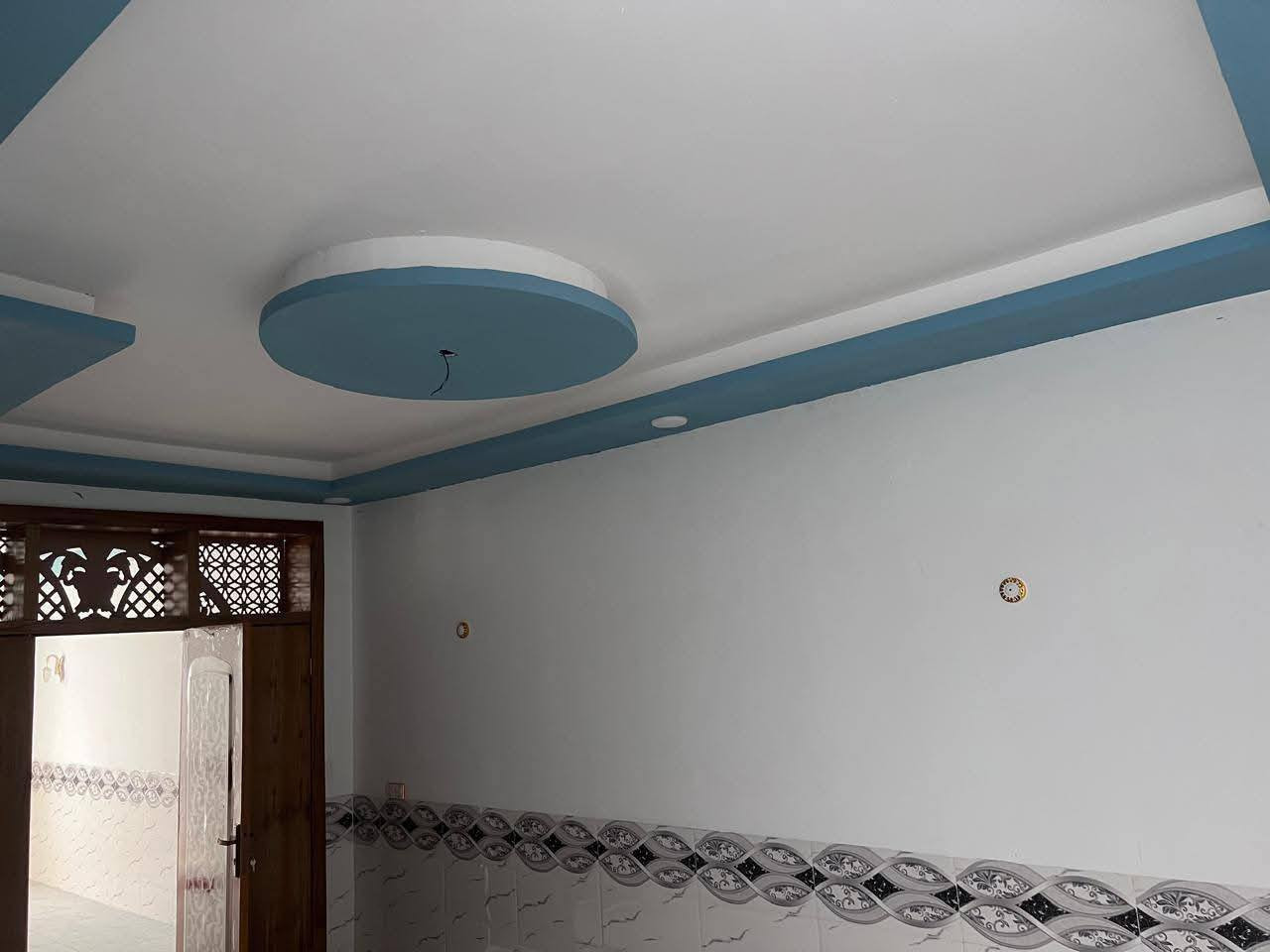 بيت للايجار🏠  120 متر الايجار سارع بلحجز سعره مناسب 

مقابل ملحق قريه الغدير عمود 314 وتنزل 

📍 الموقع: محافظة النجف الأشرف

بيت 120متر بناء جديد تانكي وصخان بي لبيت كامل معايزه شيء خط مولد بي لبيت  جاهز للسكن

🟠 تصميم الخارطة : 

غرفتين - صالة   وستقبال-صحيات  -مطبخ - منور 
سطح مطبك شتايكر 
ــــــــــــــــــــــــــــــــــــــــــــــــــــــــــــــــــ

سعر اللايجار 225 الف 

او من خلال الارقام التالية

 ***********
