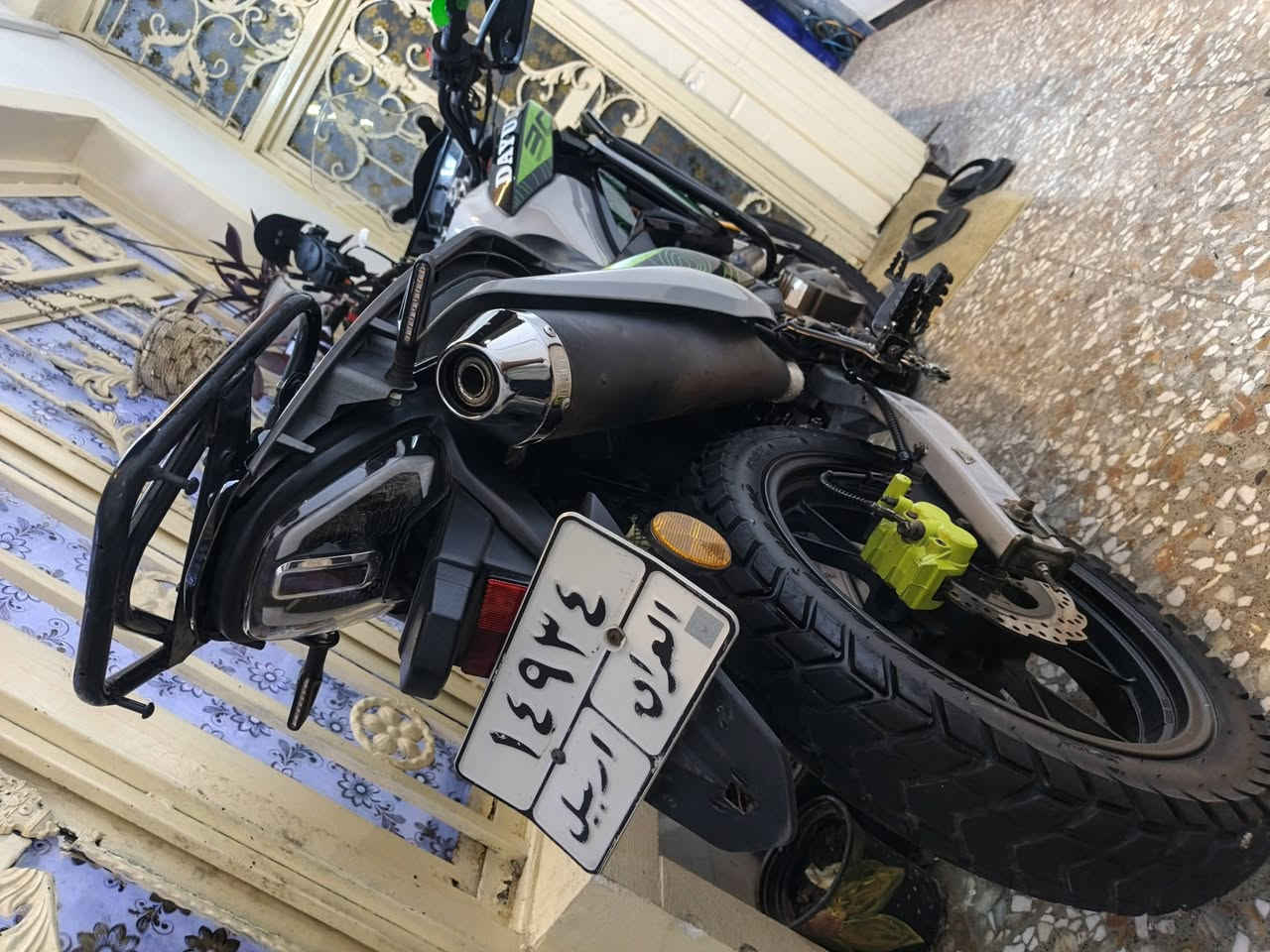 للبيع كفاله عامه  
مديل ٢٠٢٥
تخم تاير چوبلس جديد 
دسكات جدد فلنجات جدد شغل فول 
كشافات ضبابي 2 عدسات
لايتات 3 عدسات اصلي وكاله سيزر  
مري رياضي كاربون 
تغليف عازل حراري للصالنصه 
وين ما تريد تفحص افحص 
شرط تحويل 
سعر ٣٢٠٠  بيها مجال قليل 
***********
