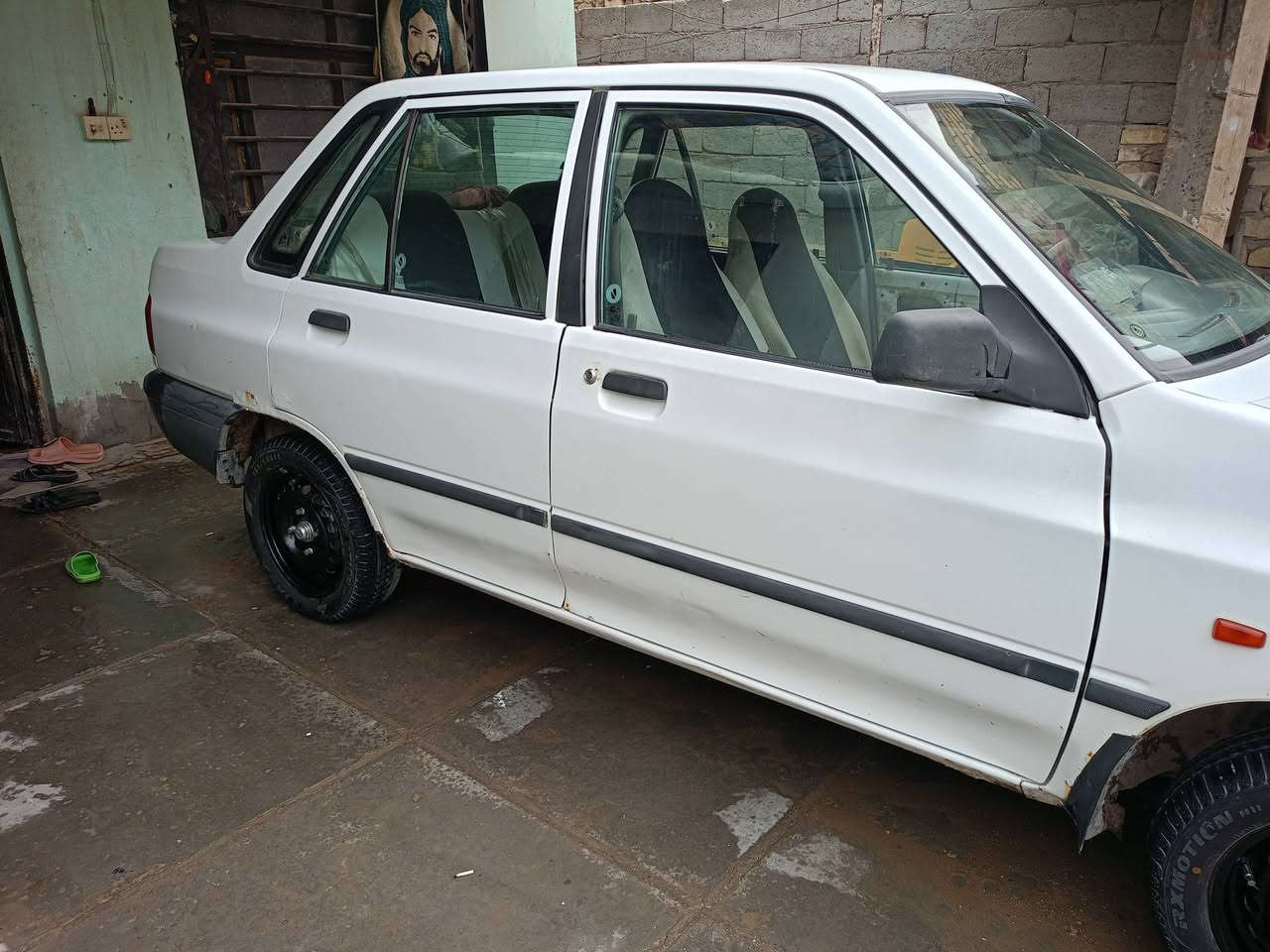 السلام عليكم
سايبا 2014  مكفوله من الضربة والتبديل 
مكينه جاهزه وكير وتخم تاير قبل اسبوع شديت حداديه جديده قبل 10 ايام مسويها كهربائيات كلها شغاله رقم قادسيه مكانها شارع سالم السعر 34 بيها مجال 
*********** الاتصال
