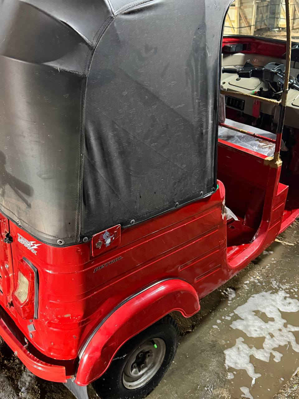 السلام عليكم 
اخوان تكتك 2018/12
رقم وسنويه 
تكتك كامله عل اخر 
تايرات جدد حلقومه قبل سبوع نشدت الغراض 
ماشه وصليب شركه 
درايم شفتات بولبرانات كلها جديده شرط ترايها زيرو 
مكينه مال ٢٠ مكينته خرسه مكفول من تنقيص وتبخير 

تكتك كلها جديده 
عندي ال 3 مالتها مرات يفلت من زير عليه نمره كلش يفلت ومو دائمن مرات بس اما المكينه شرط زيرو 
مكاني الدوره حي الصحه 
السعر 5100 وبيها مجال 
مكاني الدوره حي الصحه 
***********
