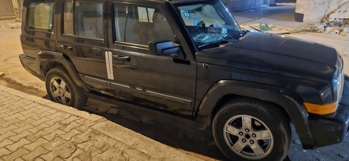 جيب كوماندر ٢٠٠٩ للبيع او مراوس
جيب كوماندر ٢٠٠٩ المحرك والكير جيد جدا والتبريد عاطل 
البدي بي عدة ملاحظات رقم بصرة الانكليزي 
بيع او مراوس بسيارة ٧ راكب احدث 
السعر ٨٥ ورقة
رقم// ***********
