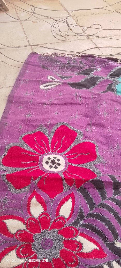 زوليه للبيع نظيفه جدا استعمال قليل مابيه ضرر قياسها 3 في 6 سعرها 100 وبيه مجال قليل الاستفسار ع رقم ***********
