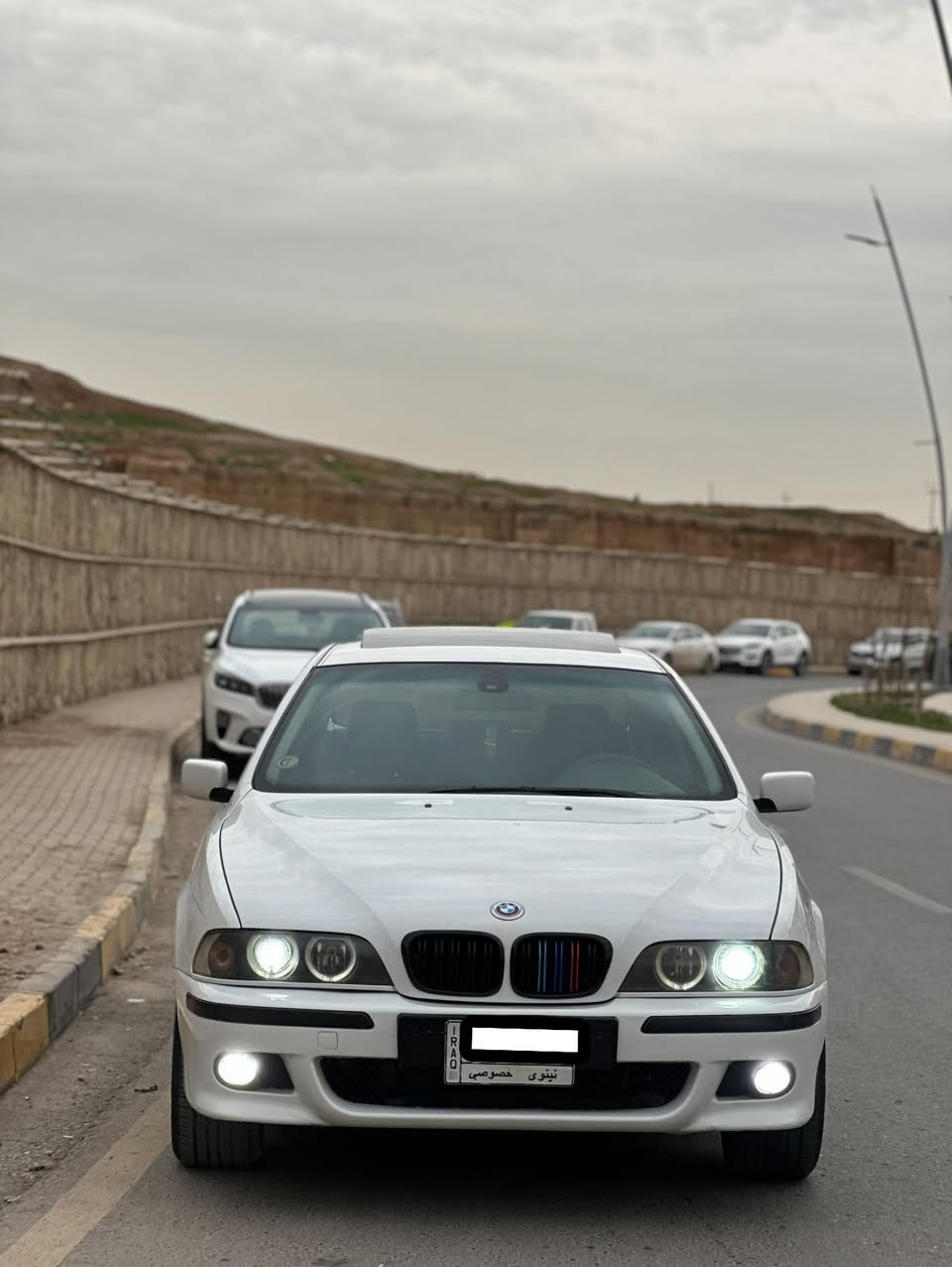 السلام عليكم رمضان كريم مستمرين بعروض العيد
بيئم E39
موديل ٩٨ محدث ٢٠٠١
رقم نينوى 
شرط التحويل 
.
باب السايق صبغ أوربي فقط 
.
المواصفات
فتحه سقف 
شاشه 
كير مكينه بشرط الفحص 
وايرمينه شرط 
مكينه كبس
طخم جديد
السياره جاهزة من كل النواحي ما تحتاج مصرف 
.
العنوان الموصل حي نركال 
لمعرفه السعر الاتصال على الرقم 
***********
