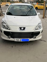 بيجو ٣٠٧ فرنسي موديل 2006  للبيع  جاهزه من كلشي گير مكينة حدادية كهربا...