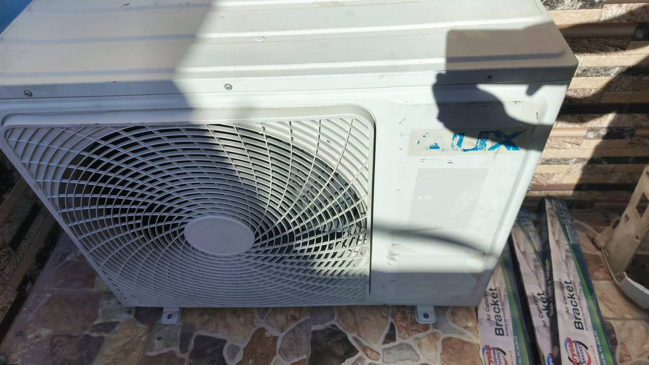 قطعه خارجيه مال سبلت طنين الي يحتاج قطعه خارجيه يتواصل على رقم 
*********** 
واتساب 
السعر 300 بيه مجال لشراي

