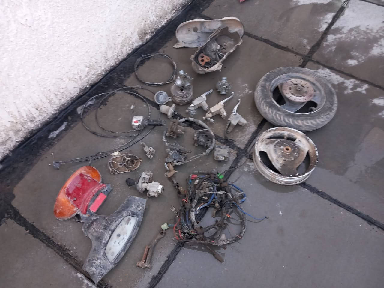 السلام عليكم  عندي غراض دراجه عصفوريه للبيع شنو تريد موجود مكاني الاعظميه  اتصال  ***********
