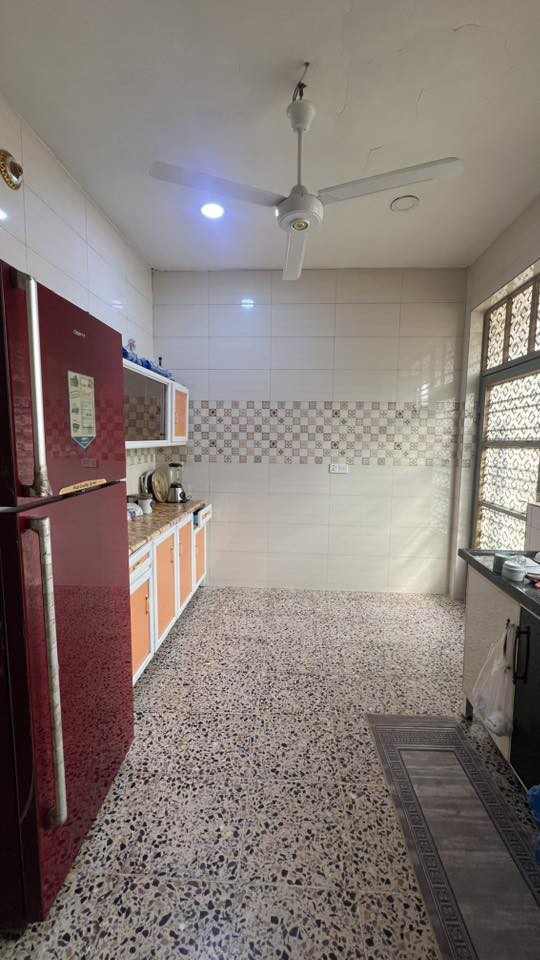 دار للبيع في منطقة طالب العلي المساحه 100م 10x10  يحتوي على 3غرف نوم 3حمامات واستقبال ومطبخ معزول للاستفسار ***********
